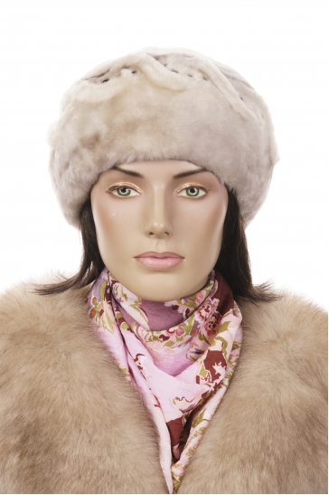 Шапка женская из мутона