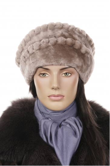 Шапка женская из мутона